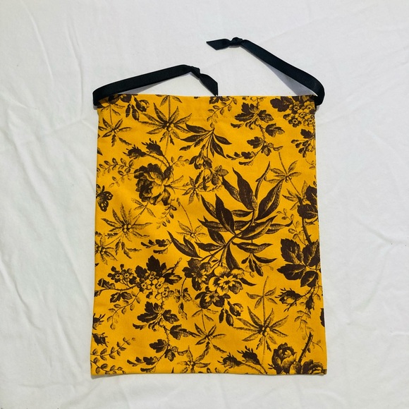 GUCCI TRAVEL TOILETRIES MAKEUP BAG. GWP - Picture 3 of 3